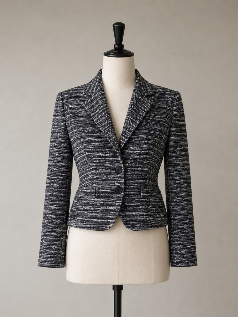 LOFT Ann Taylor Women’s Blazer Size 4 Black White Textured Peplum Cropped Jacket